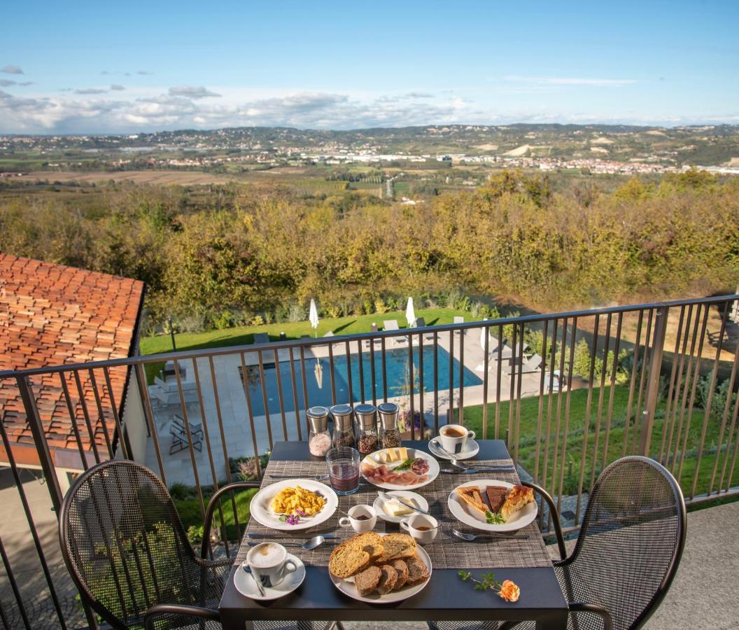 Agriturismo Speziale Wine Resort Verduno Exterior foto